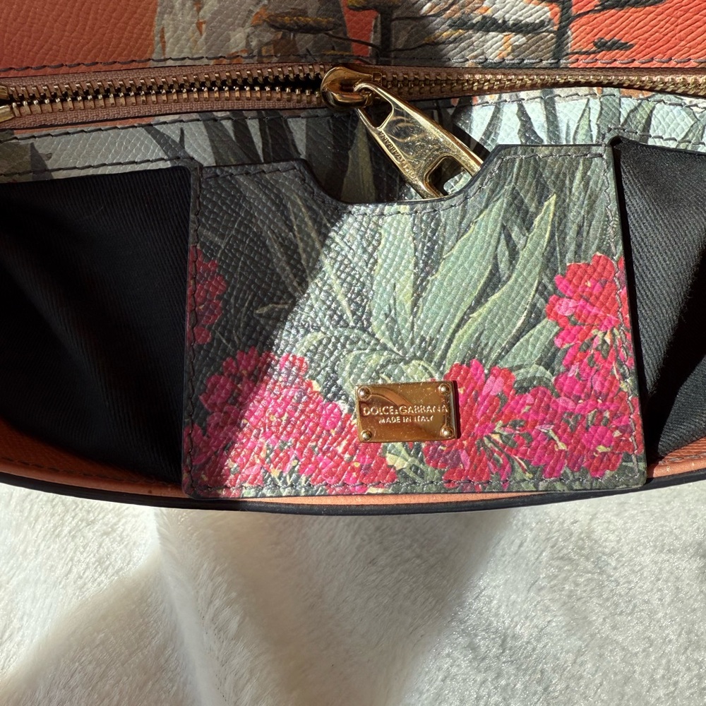 🌟HOST PICK🌟.       DOLCE E GABBANA SICILY CAPRI BAG IN LIKE NEW CONDITION - Picture 10 of 13